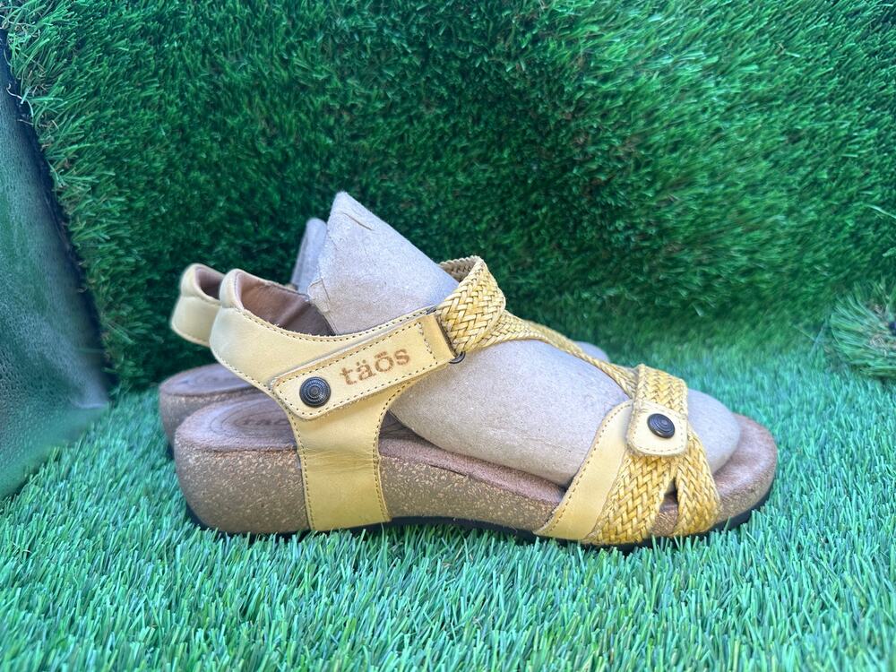 Taos Trulie Slingback Strappy Sandal Womens 7 Yellow Leather Footbed Adjustable